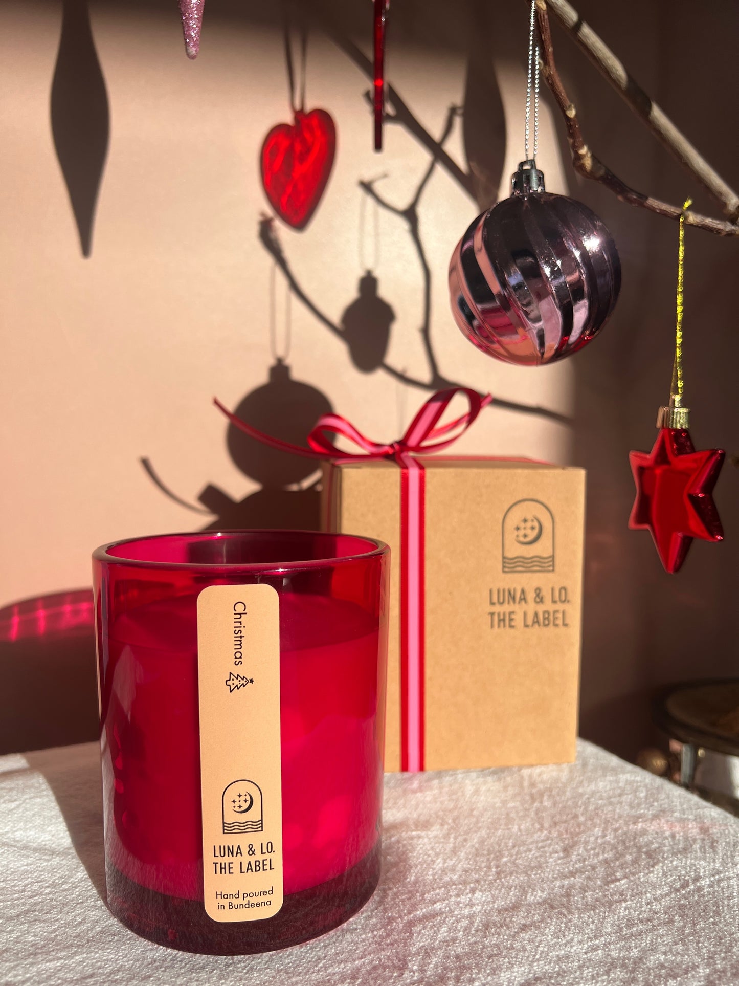 🎄 Limited Edition Christmas Candle – Festive Magenta Jar
