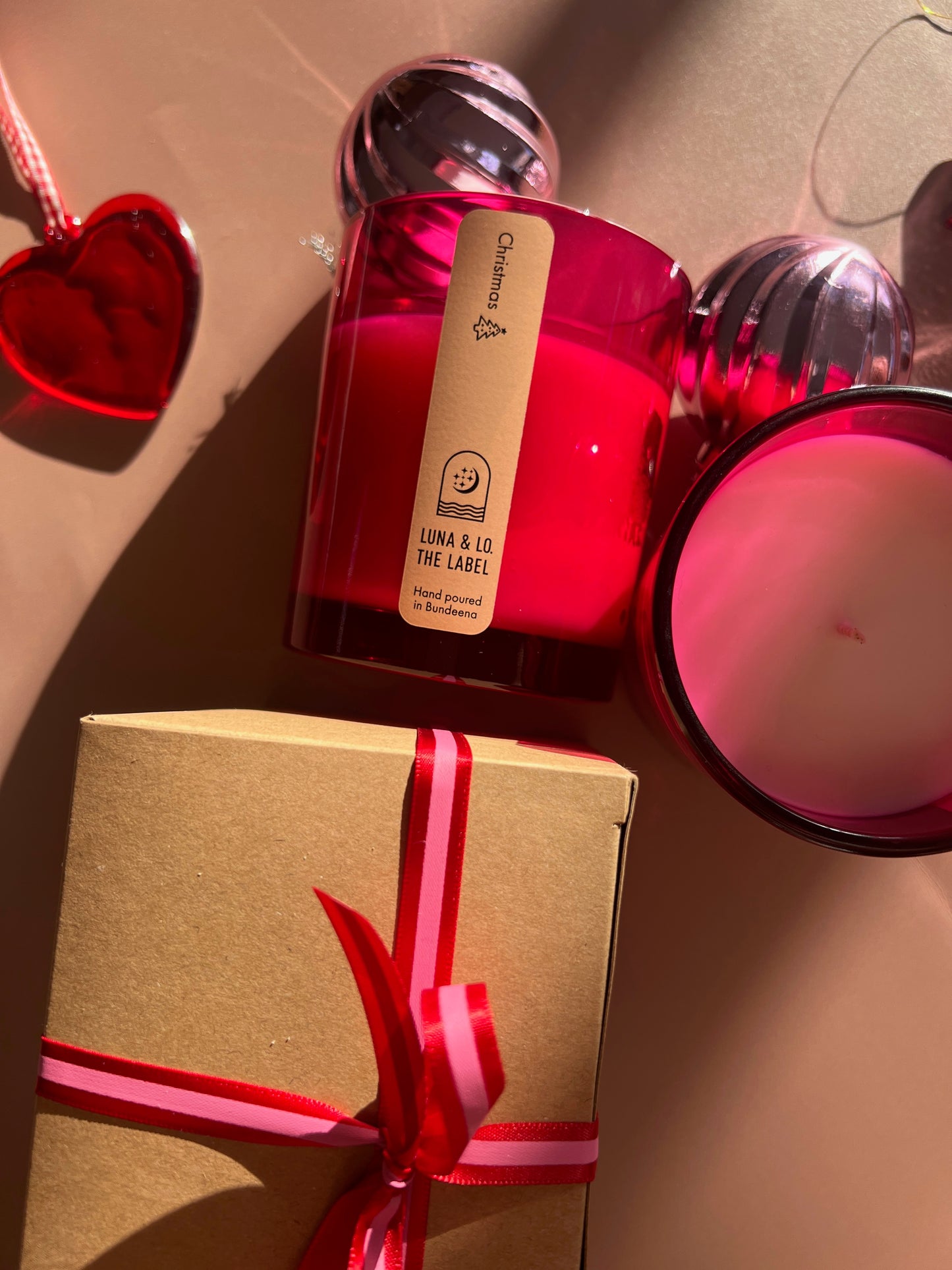 🎄 Limited Edition Christmas Candle – Festive Magenta Jar